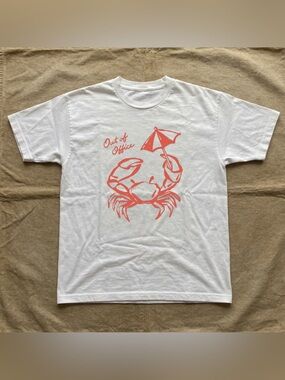 Out of Office Crab Beach Umbrella Coastal Vacation Coral Red White Graphic Tee
